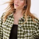 BDG NWT URBAN OUTFITTERS Carissa Flannel Cropped Shirt Jacket Size M Photo 0