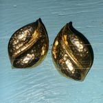 1990s Textured Gold Tone Leaf Women’s Earrings for Pierced Ears Gold Photo 4