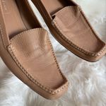 Liz Claiborne  Women's Tan Slip on Loafer Leather Shoes Size 8.5 Photo 1