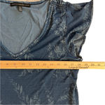 White House | Black Market  blue floral t-shirt, ruching on shoulders, size M EUC Photo 7