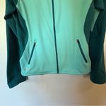 The North Face Women's Aqua and Dark Green Ski Jacket Photo 5