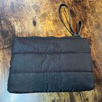 Women’s puffer wristlet handbag Black Photo 6