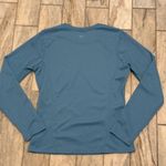 Under Armour NEW  women's small blue long sleeve shirt Photo 5