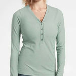 Athleta Womens  Uptempo Minimalistic Grey Ribbed Casual Henley Top - Sz L Photo 0