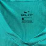 Nike  Athletic Shirt with Thumbholes Photo 4