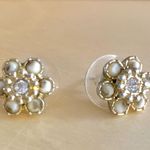 Ann Taylor flower studs ๐ผ RARE FIND! Photo 0