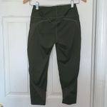 Hylete  Nimbus Cropped Leggings Photo 2