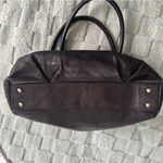 B MAKOWSKY Medium Blk Leather 2 Handle 3 Section Leopard Lining W/ Zippered Area Black Photo 13