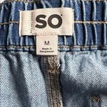 SO ‎ Jean distressed Shorts Size Medium! Photo 3