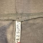 Z Supply  Women’s Gray Camouflage Sweat Tie Shorts Size Large Photo 2