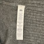 Alo Yoga  NWT New Class Cashmere Hoodie Platinum Grey Size S Kangaroo pocket Photo 9