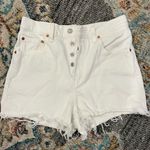 Levi's Levi’s Size 28 Raw Hem White Ribcage Shorts Photo 0