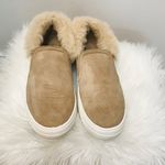 Boutique fur lined slip on sneaker sz 6.5. Photo 3