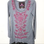 Johnny Was  Embroidered long sleeve T-shirt Photo 3