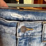 Old Navy  Mid-Rise Boyfriend Jean Shorts for Women 3-inch inseam Size 4 Photo 2