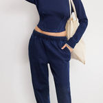 Good American NWT  Jeanius Boyfriend Sweatpants size Medium Indigo1029 joggers Photo 0