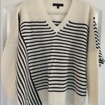 Romeo + Juliet Couture ✨ Romeo Juliet Black & White Stripe Dolman Sweater✨ Photo 5