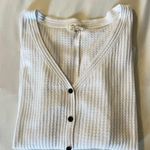 Boutique White Waffle V-Neck Photo 1