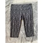 Athleta  Freedom Chaturunga Capri Crop Sz M Photo 1