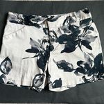 Inc international  Concepts Light Tan & Black Floral Print Mid Rise Shorts size 6 Photo 0
