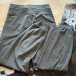 Vuori Daily Jogger Pants In Oregano Size Small Photo 5