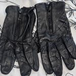 Elegant Black Leather Women's Gloves Photo 2