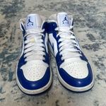 Nike Air Jordan 1 Women’s Mid Photo 2
