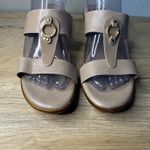 Italian Shoemakers Sandals Beige Wedge Heels Gold Accent Size 8.5 Women Photo 4