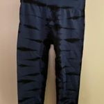Active USA Women’s Shoactive Athletic Capri Leggings S Small Blue Black Print Waist 24” Photo 5