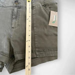 BKE  Payton Mid Rise Universal Fit Olive Green‎ Shorts Size 31 | NWT Photo 4
