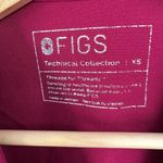 FIGS Scrub Top Dark Pink V-Neck Pockets Casma Short Sleeve Size Extra Small Photo 3