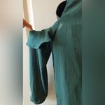 Gibson Latimer Gibson &Latimer women's Green  ruffle Cold Shoulder Top  3/4 Sleeves Blouse Sz S Photo 6