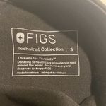 FIGS  scrubs, joggers, size small Photo 4