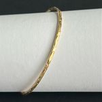 Women’s vintage dainty gold toned patterned‎ bangle bracelet one size Photo 2