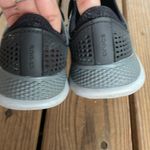 Crocs  Literide 360 Pacer Sneakers Womens Size 8 Black Rubber Mesh Lace Up Photo 5