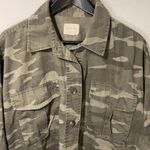 American Eagle American‎ Eagle Oversized Camouflage Cropped Jacket Raw Edge Size Large Photo 1