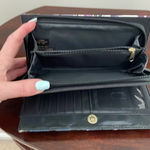 Nicole Miller  wallet Photo 6