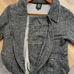 Bobeau  sweatshirt zip up jacket.  Cropped. Size Medium. Photo 3