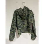 Woman’s Jolie + Joe Medium Pullover Short Green Camo Sweatshirt With Hood Nwt Photo 2