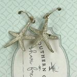 Southern Charm  Silver Tone Starfish Dangle Drop Pierced Earrings Photo 1