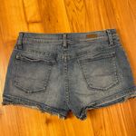 Lila Ryan Mid Rise Raw Hem Stretchy Denim Jean Shorts Whiskered Women size 6 28 Photo 2