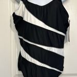 MiracleSuit  Black & White Sports Page Helix Swimsuit Size 22W NWT #0666 Photo 5
