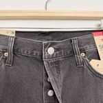 Levi's NWT‎ Levi’s 501 High Rise Button Fly Dark Wash Jean Shorts in Black Plus Size 32 Photo 5