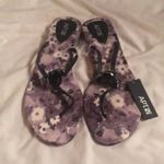 Apt. 9  NWT SZ L purple floral sandals Photo 2