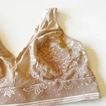 Wacoal  Beige Lace Bralette Size 38‎ Plunge Wide Strap V Neck Feminine Romantic Photo 6