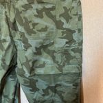 Faded Glory FINAL MARKDOWN  Green Camouflage capris 18 Photo 8