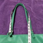 Liz Claiborne bright green Rita bag w/ attachedâcardâholder/coinâpurseâGUC Photo 5