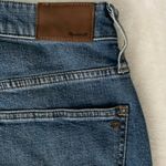 Madewell  Demi-Boot Cut Women's Straight Leg Blue Jeans Photo 3