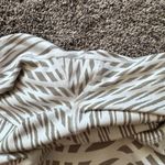 Alo Yoga  Gray and White Patterned Cropped Leggings Photo 5