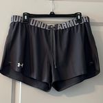 Under Armour Shorts Photo 0